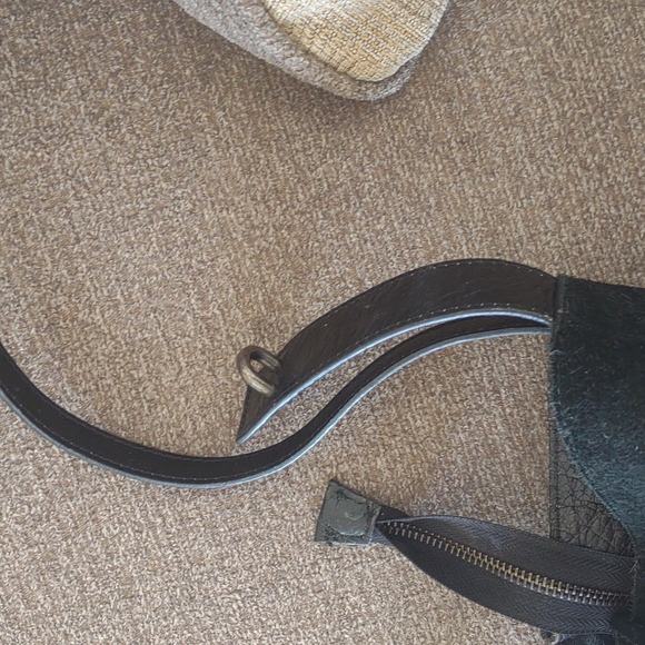 Valentino Leather large purse, beautiful bag! Original tags. Suede sides & inner - Picture 9 of 17